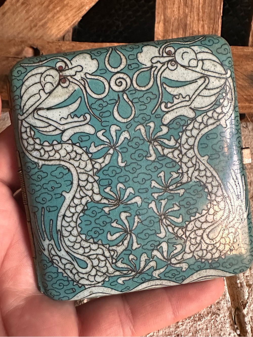 VINTAGE CHINESE DETAILED TEAL COLOR ENAMEL DRAGONS CIGARETTE CASE (50)